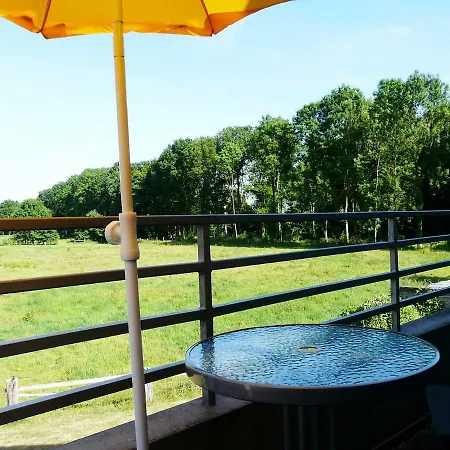 Stadt Trifft Land Apartman *